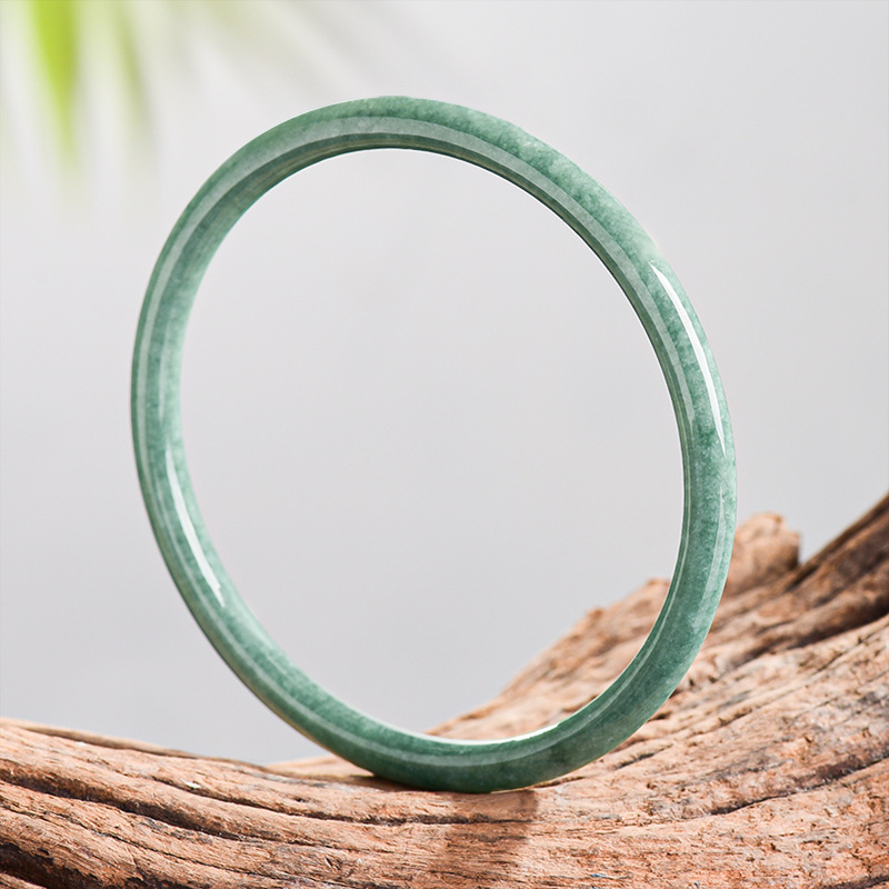 Natural Burmese Jadeite Bracel - Vintage Fashion Design recension och pris