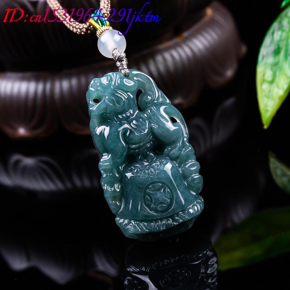 Burmese Jadeite Pixiu Pendant  - Vintage Fashion Design recension och pris