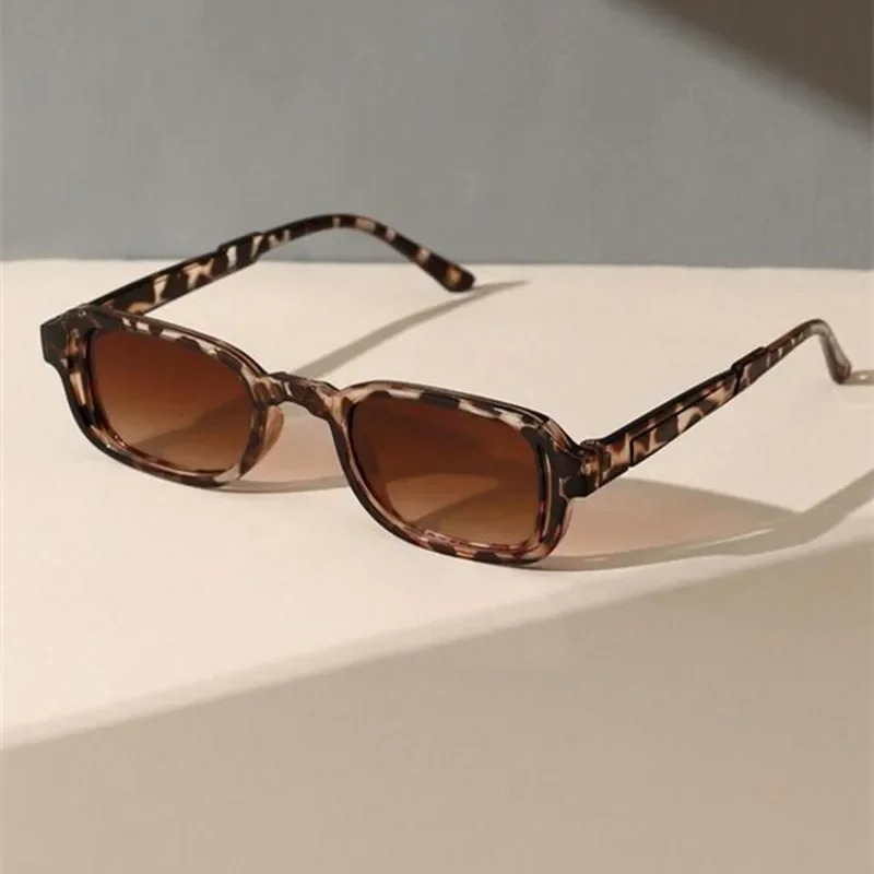 Luxurious Rectangle Sunglasses - Vintage Fashion Glasses recension och pris