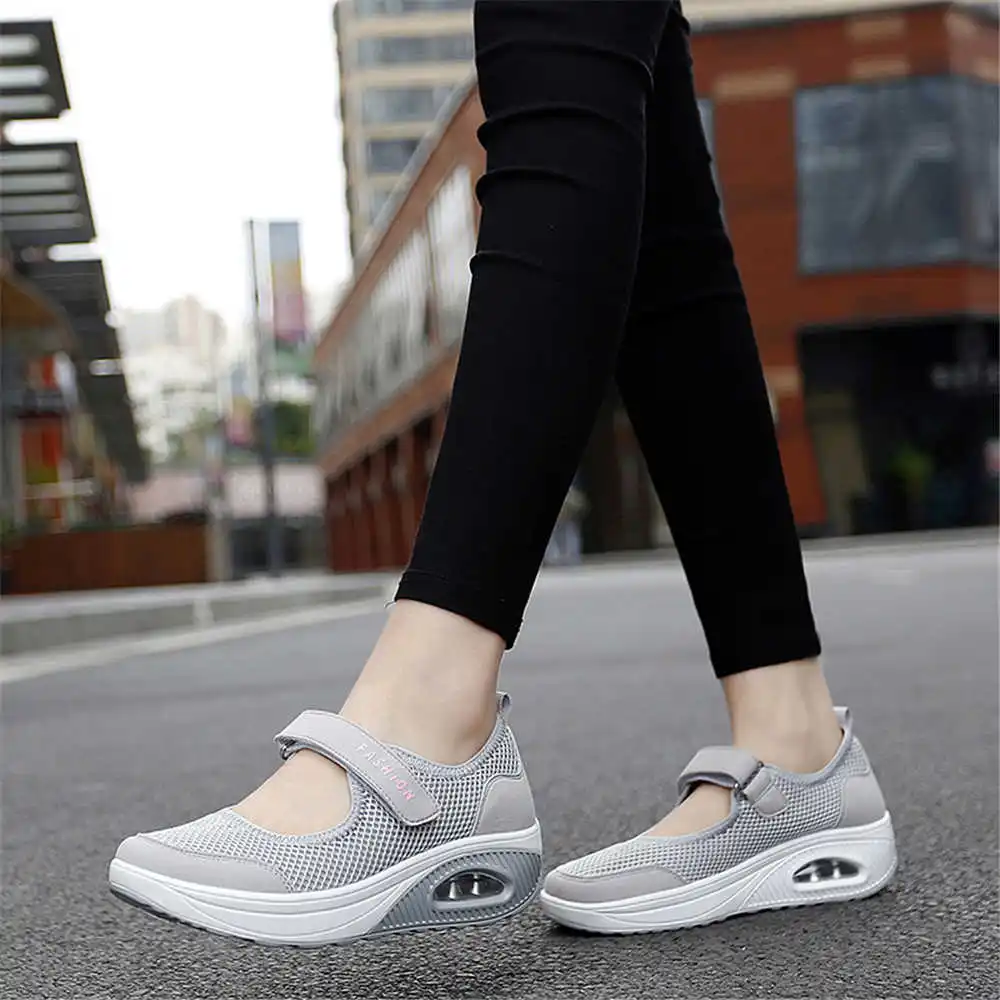 36-41 Demi-season Colored Snea - Vintage Fashion Brands Uk recension och pris